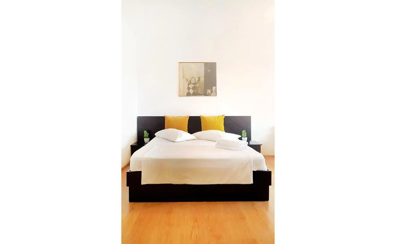 Cozy Studio Stefan Cel Mare Bucharest Apartment